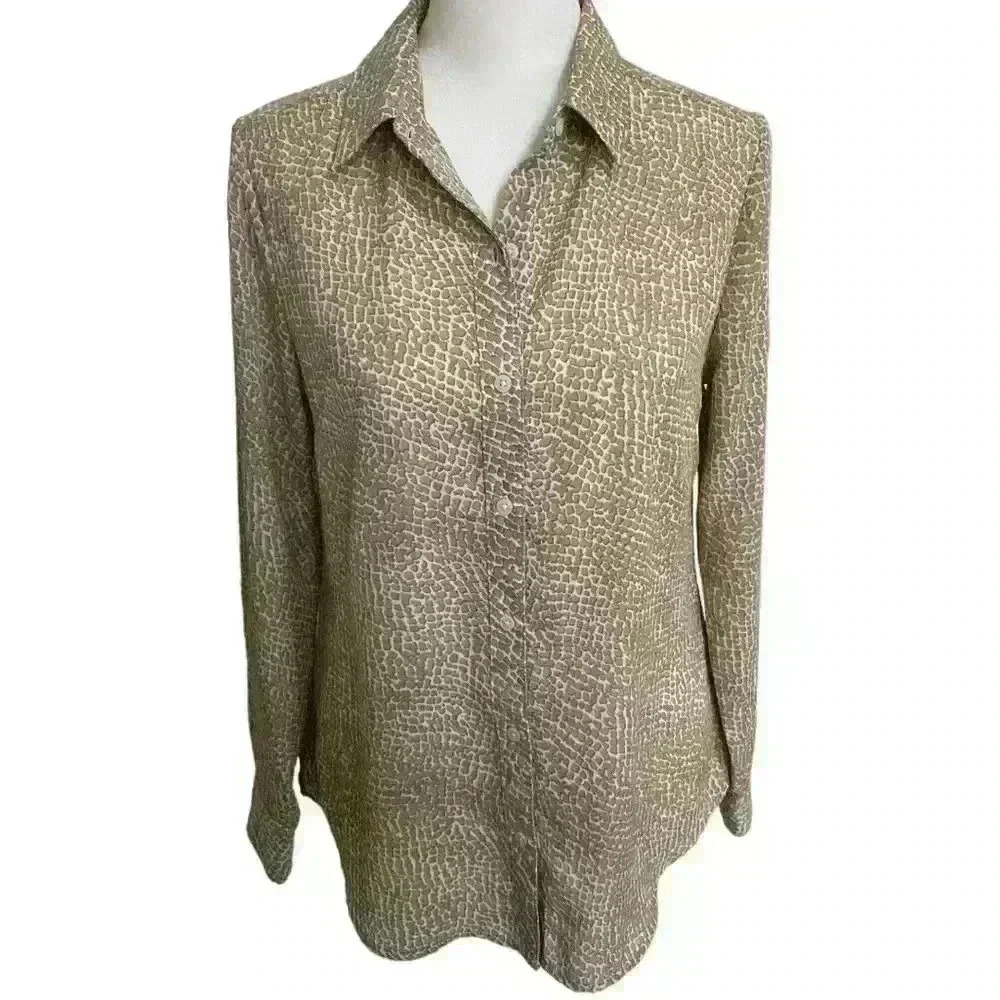 Banana Republic Button Down Blouse-NWOT - Picture 2 of 10